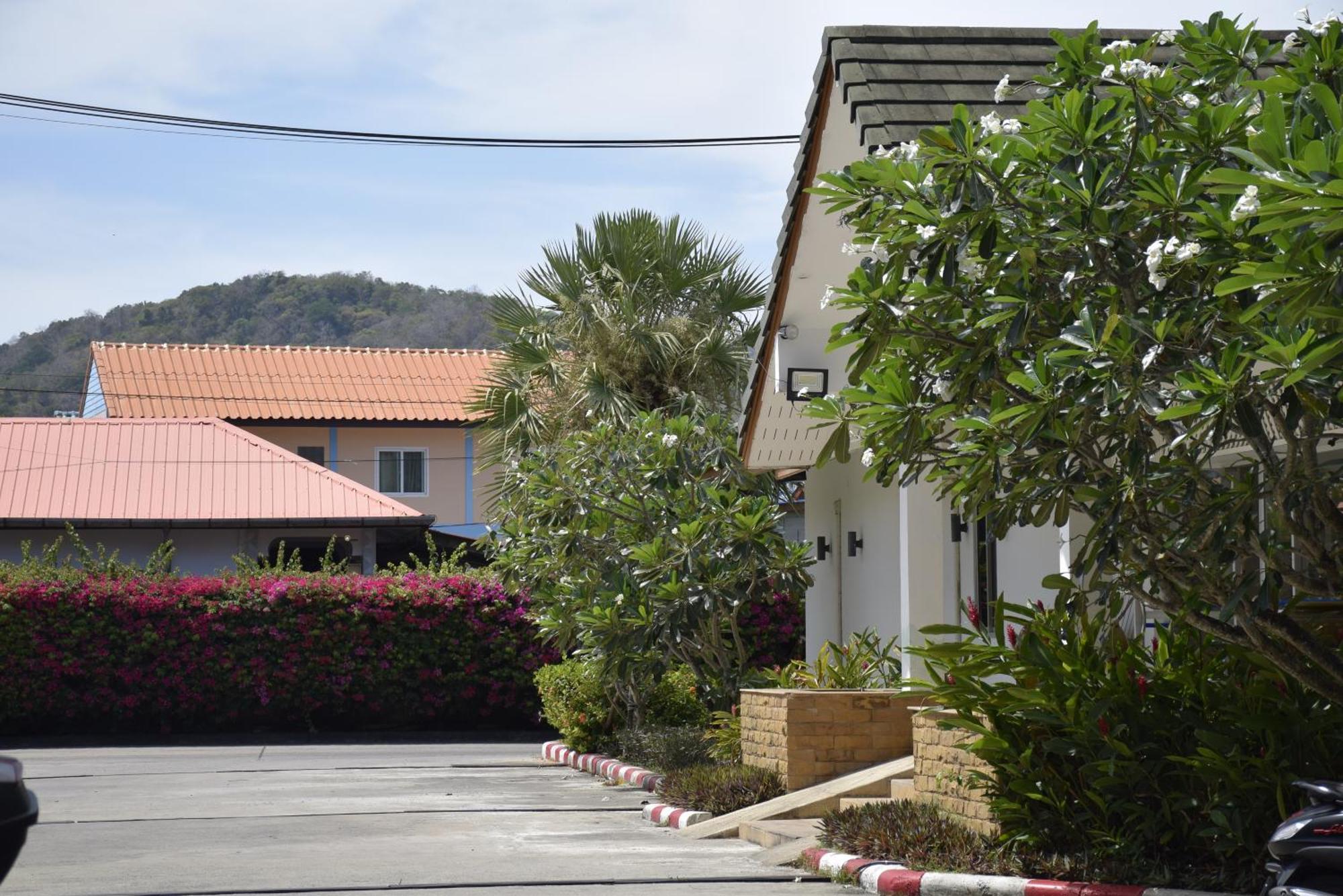 Blue Beach Grand Resort And Spa In Chalong Phuket By Dayuu Ban Saiyuan Exterior photo