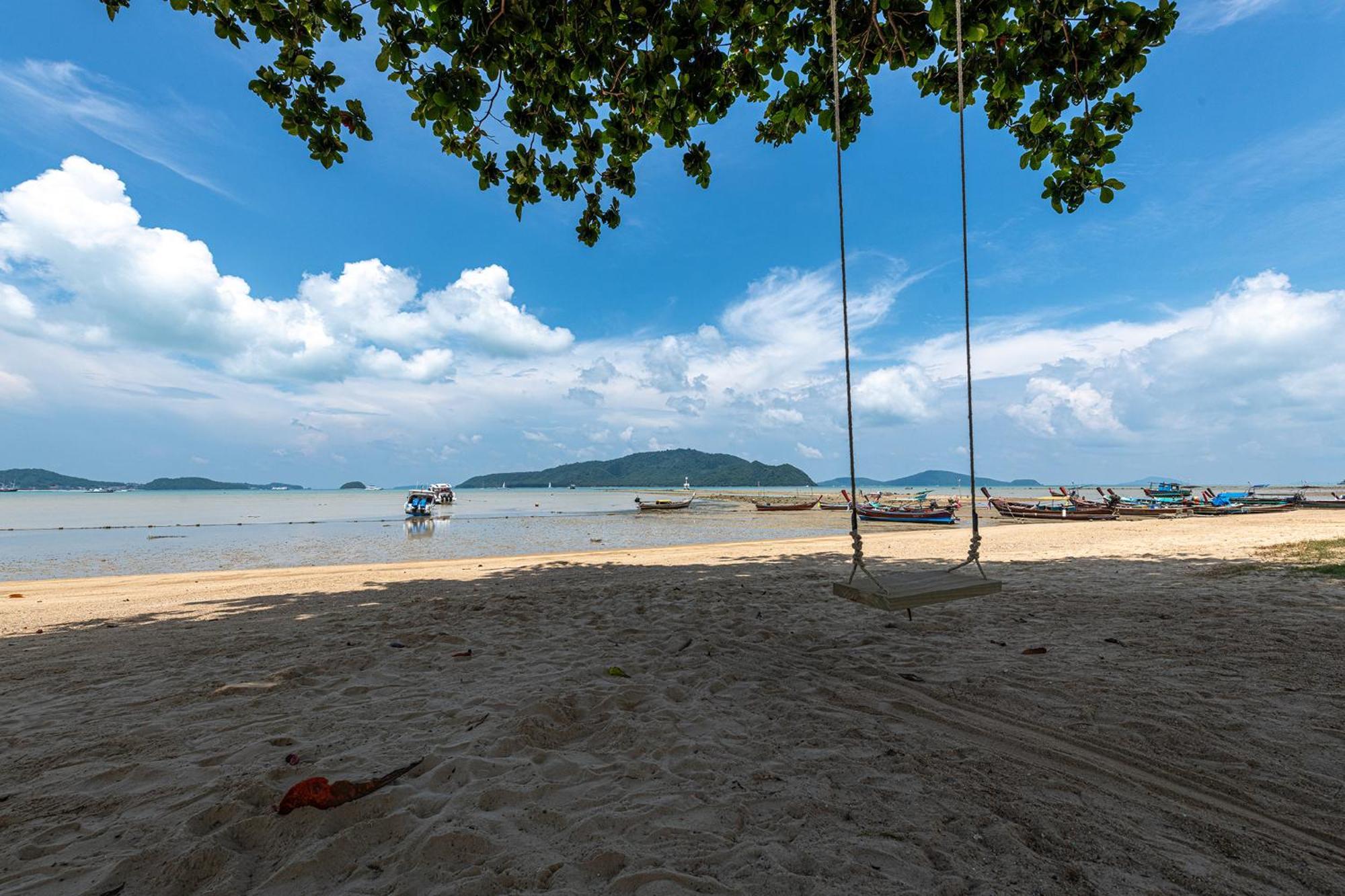 Blue Beach Grand Resort And Spa In Chalong Phuket By Dayuu Ban Saiyuan Exterior photo