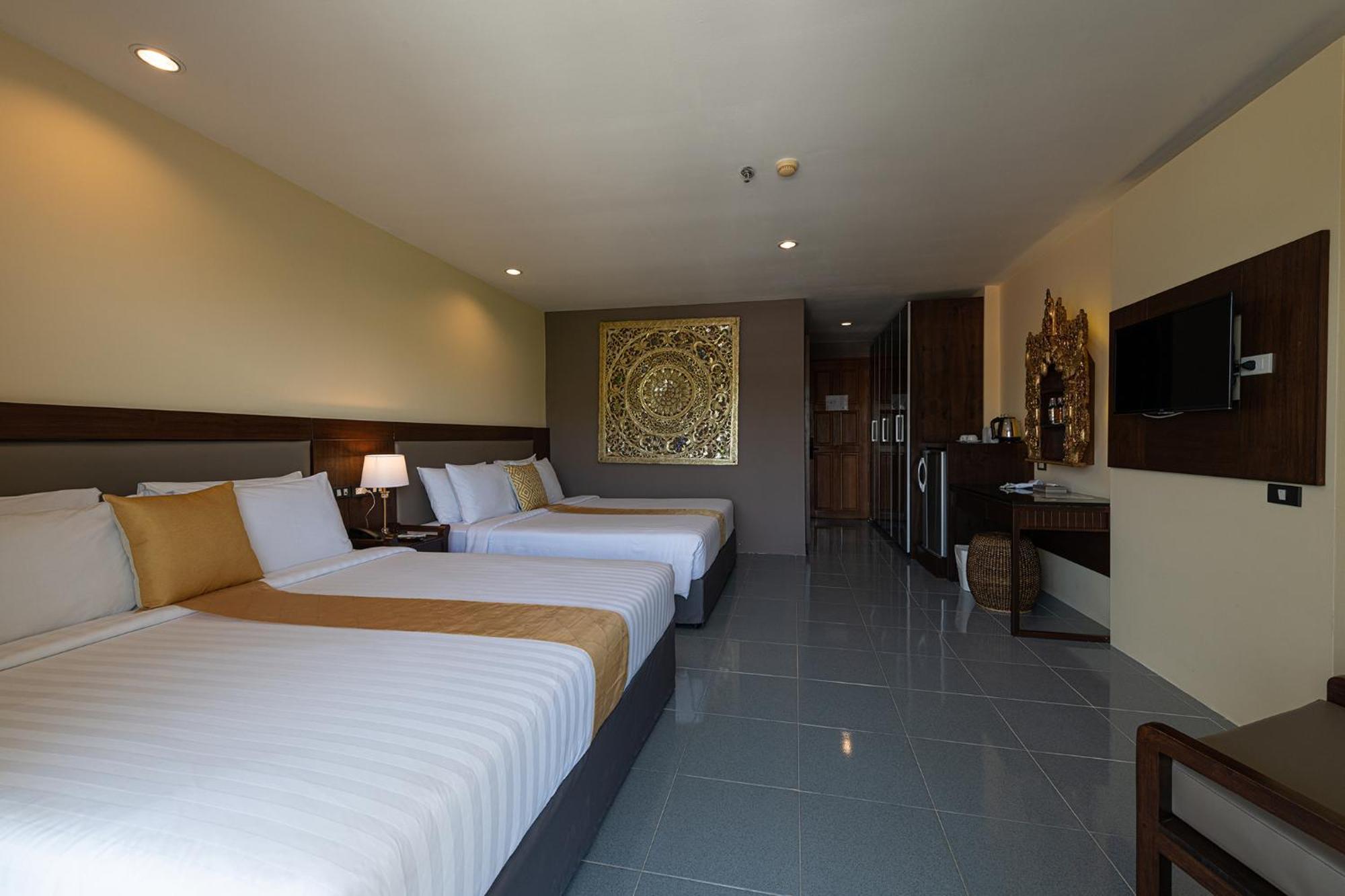 Blue Beach Grand Resort And Spa In Chalong Phuket By Dayuu Ban Saiyuan Exterior photo