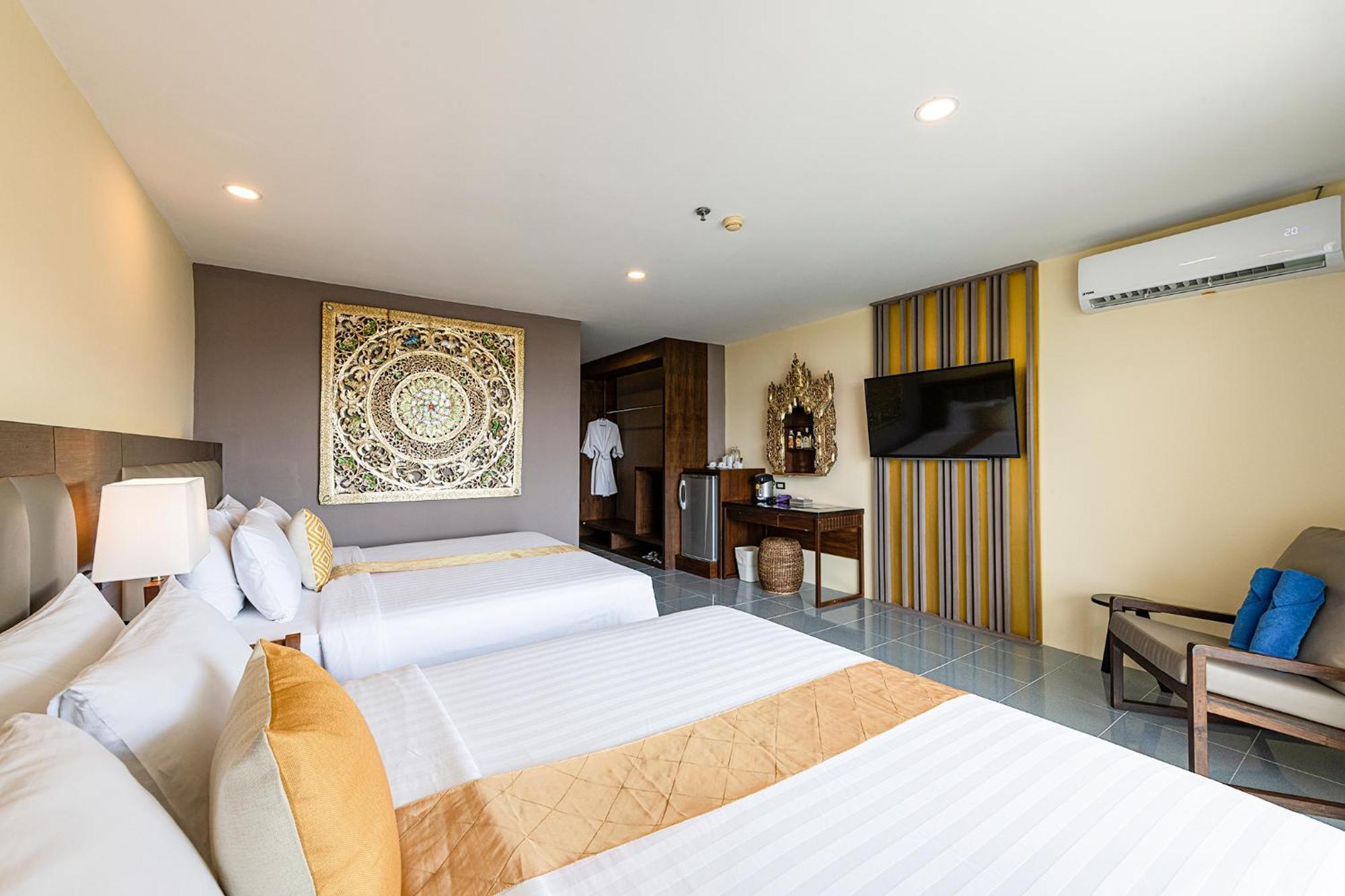 Blue Beach Grand Resort And Spa In Chalong Phuket By Dayuu Ban Saiyuan Exterior photo